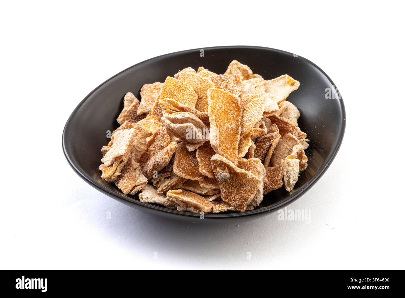 Getrocknete Mandarinenschalenstücke Stockfoto