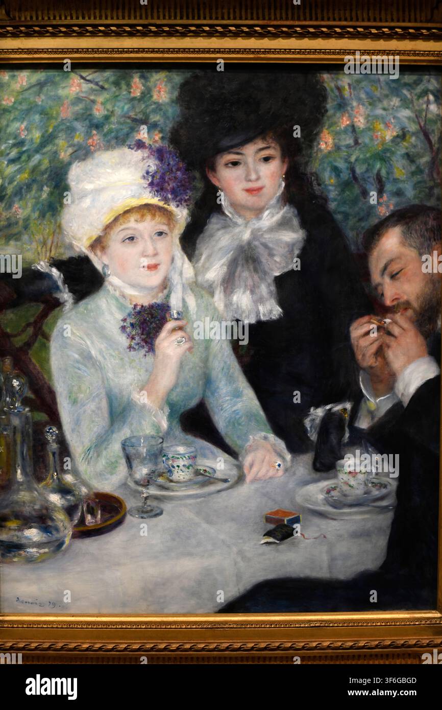 Gemalt im Jahr 1879, fängt „Das Ende des Mittagessens“ die ruhigen Momente nach einem gemächlichen Essen in einem Gartenrestaurant ein, ein beliebtes Motiv von Pierre-Auguste Renoi Stockfoto