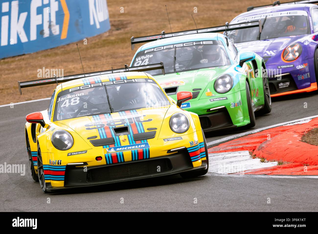 Oliver Jackson im JTR Porsche 911 GT3 während der Carrera Cup GB 2025 in Snetterton, Norfolk, UK Stockfoto