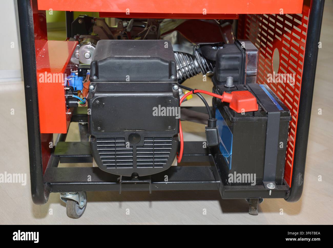 Tragbarer Dieselgenerator auf Rädern Stockfoto