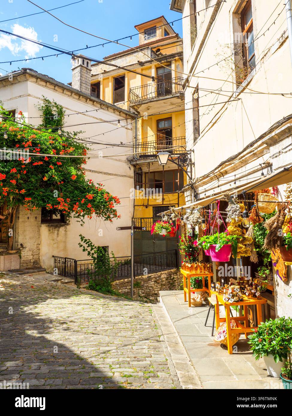 Das historische osmanische Stadtzentrum - Gjirokaster, Albanien Stockfoto