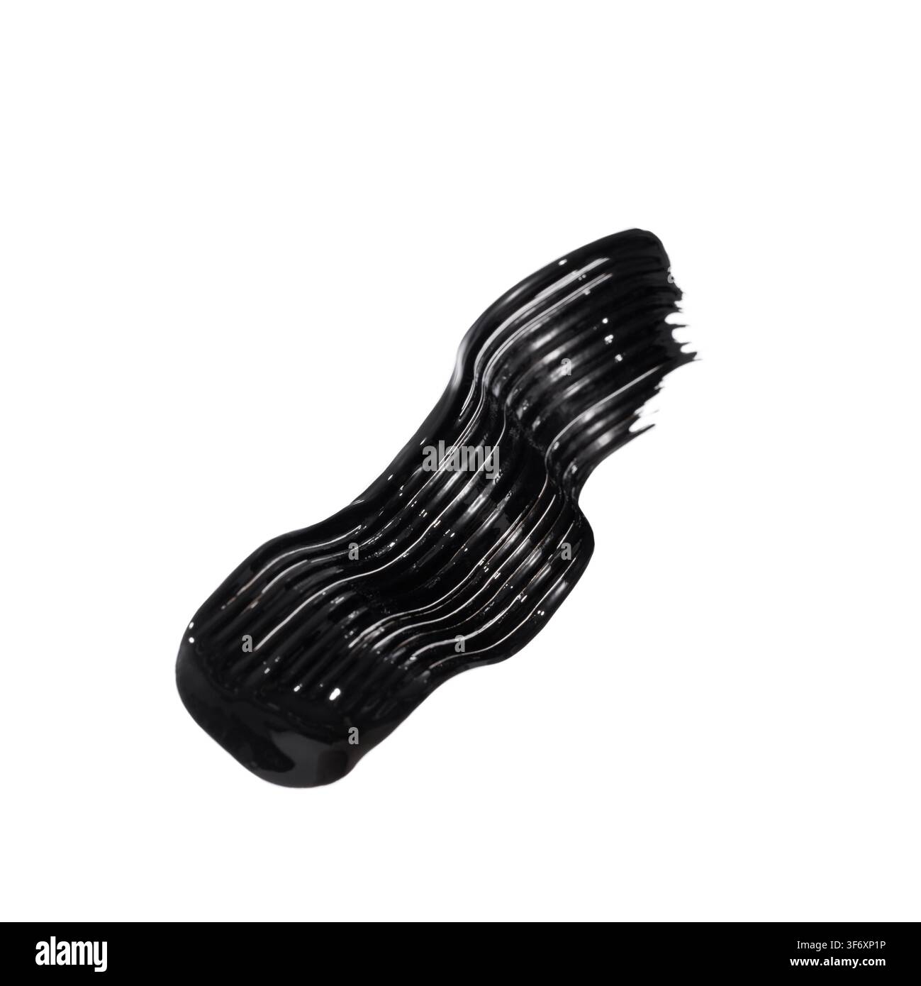 Schwarzer Mascaraabstrich, schwarze Acrylfarbe, Pinselstrich, Make-up-Kosmetiktextur Stockfoto