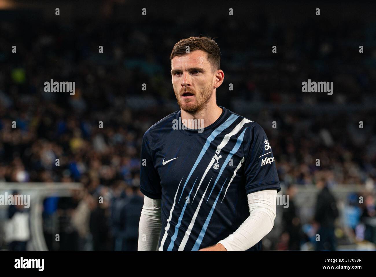 Andy Robertson von Tottenham beim Aufwärmen vor dem Spiel Chelsea FC gegen Tottenham Hotspur beim Sydney Super Cup am 1. August 2026 im Accor Stadium Stockfoto