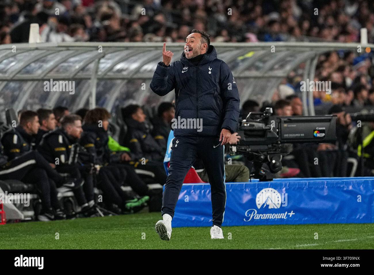 Tottenham-Cheftrainer Roberto De Zerbi reagiert auf der Seitenlinie während des Spiels Chelsea FC gegen Tottenham Hotspur im Sydney Super Cup am 1. August 2026 in A Stockfoto