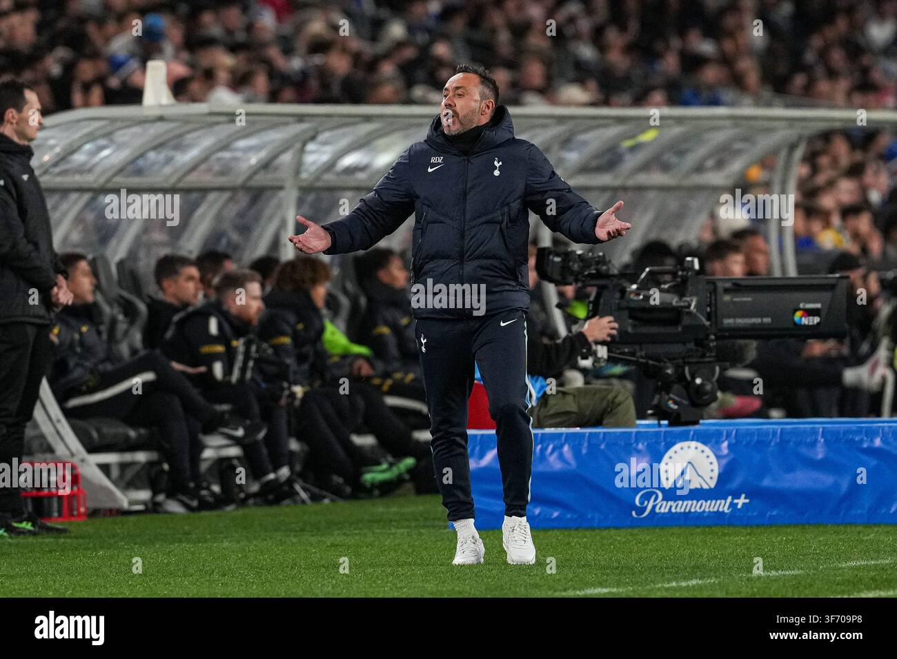 Tottenham-Cheftrainer Roberto De Zerbi reagiert auf der Seitenlinie während des Spiels Chelsea FC gegen Tottenham Hotspur im Sydney Super Cup am 1. August 2026 in A Stockfoto