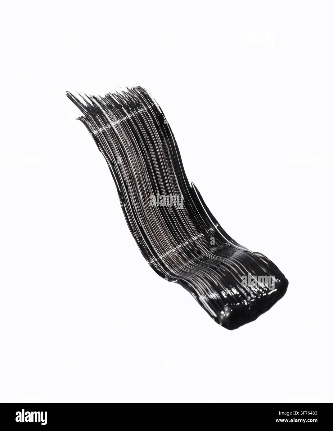 Schwarzer Mascaraabstrich, schwarze Acrylfarbe, Pinselstrich, Make-up-Kosmetiktextur Stockfoto