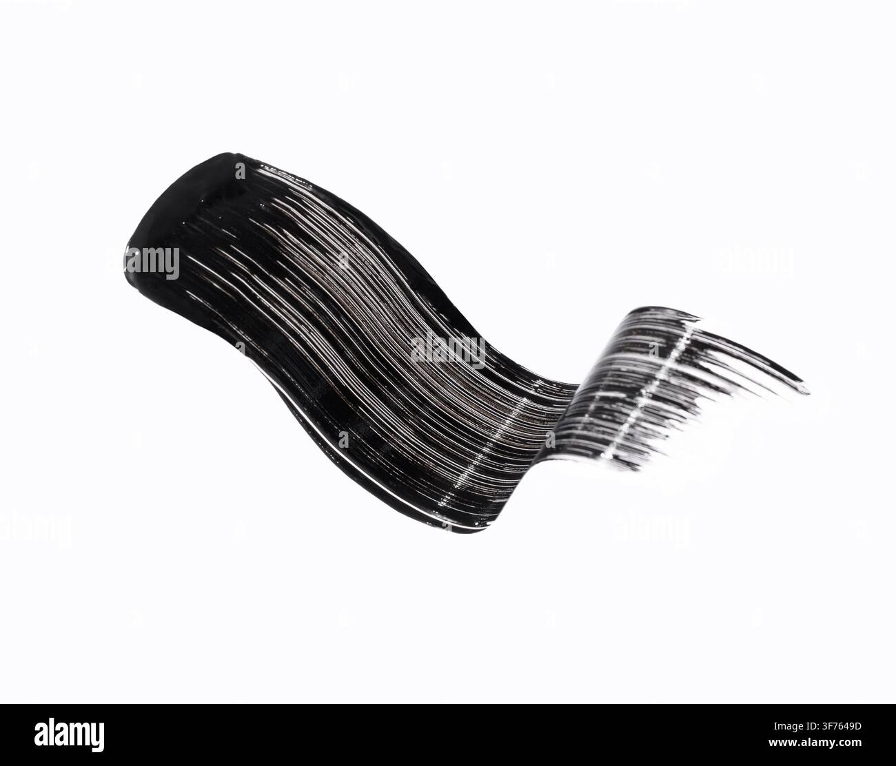 Schwarzer Mascaraabstrich, schwarze Acrylfarbe, Pinselstrich, Make-up-Kosmetiktextur Stockfoto