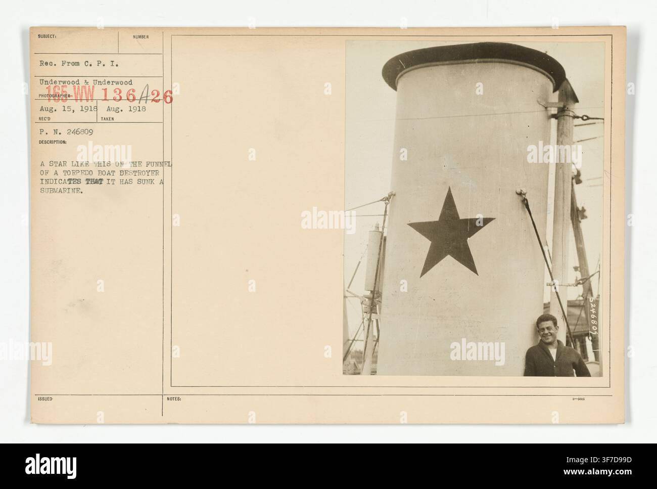 Ein Stern auf dem Trichter eines Torpedoboots, der das Versinken eines U-Boots anzeigt, auf einem amerikanischen Foto aus dem Ersten Weltkrieg. Stockfoto