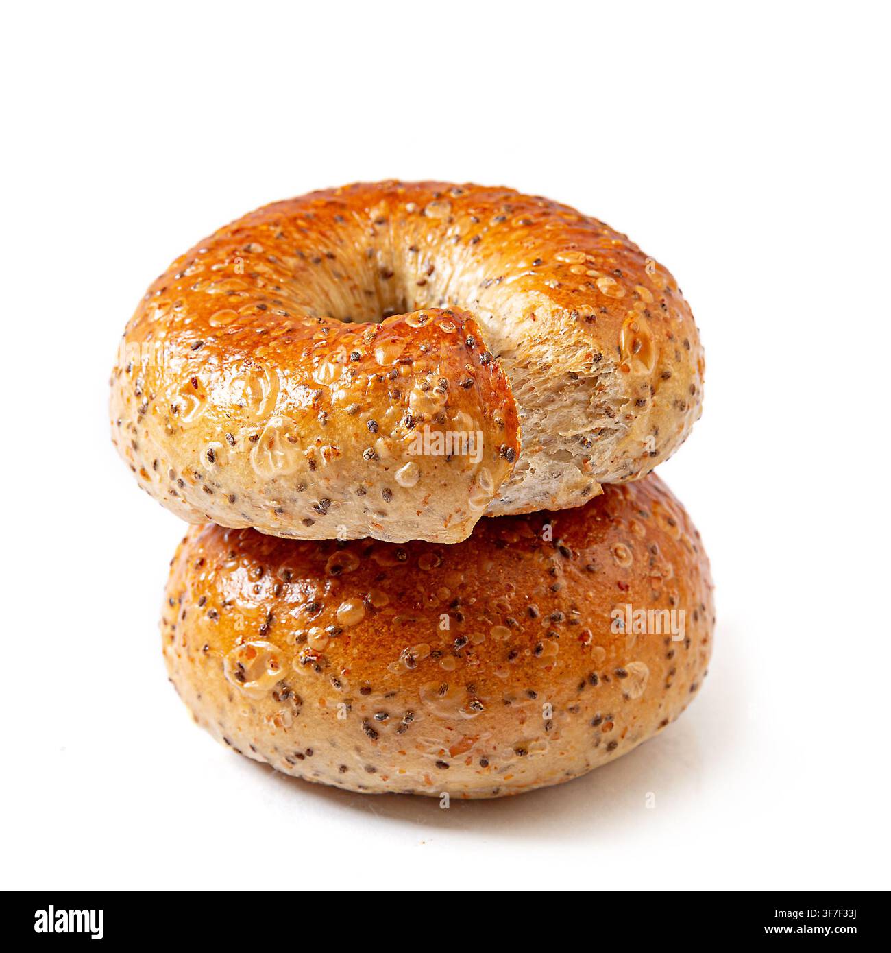 Vollweizen-Chia-Samen-Bagels mit Sesamsamen Stockfoto