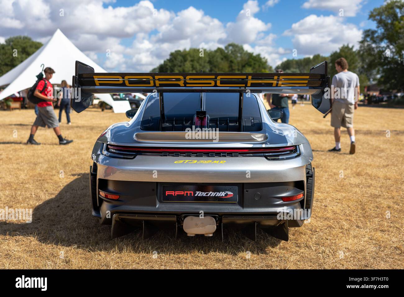Porsche 911 GT3 RS (992 Generation), ausgestellt auf der Megaphonics 26 in der Boxengasse am 1. August 2026. Stockfoto