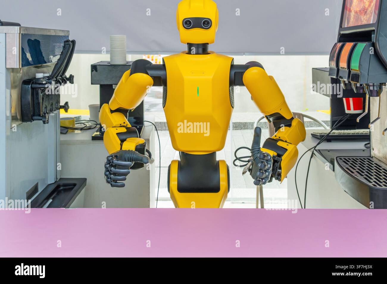 Humanoider Roboter zum Eiscrememachen in Shenzhen, China. Künstliche Intelligenz, Robotik, Serviceautomatisierung, smarte Gastgewerbe, autonome Maschinen Stockfoto
