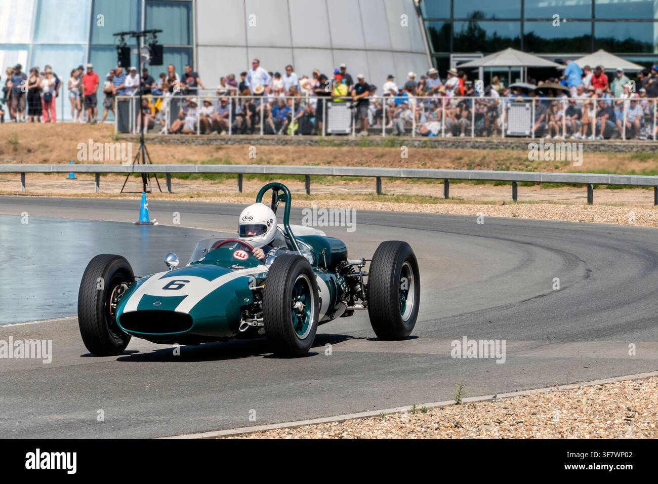 1960 Cooper Climax Grand Prix-Auto bei den Brooklands Britain's 1. Grand Prix-Feierlichkeiten am 8.8.2026 Stockfoto