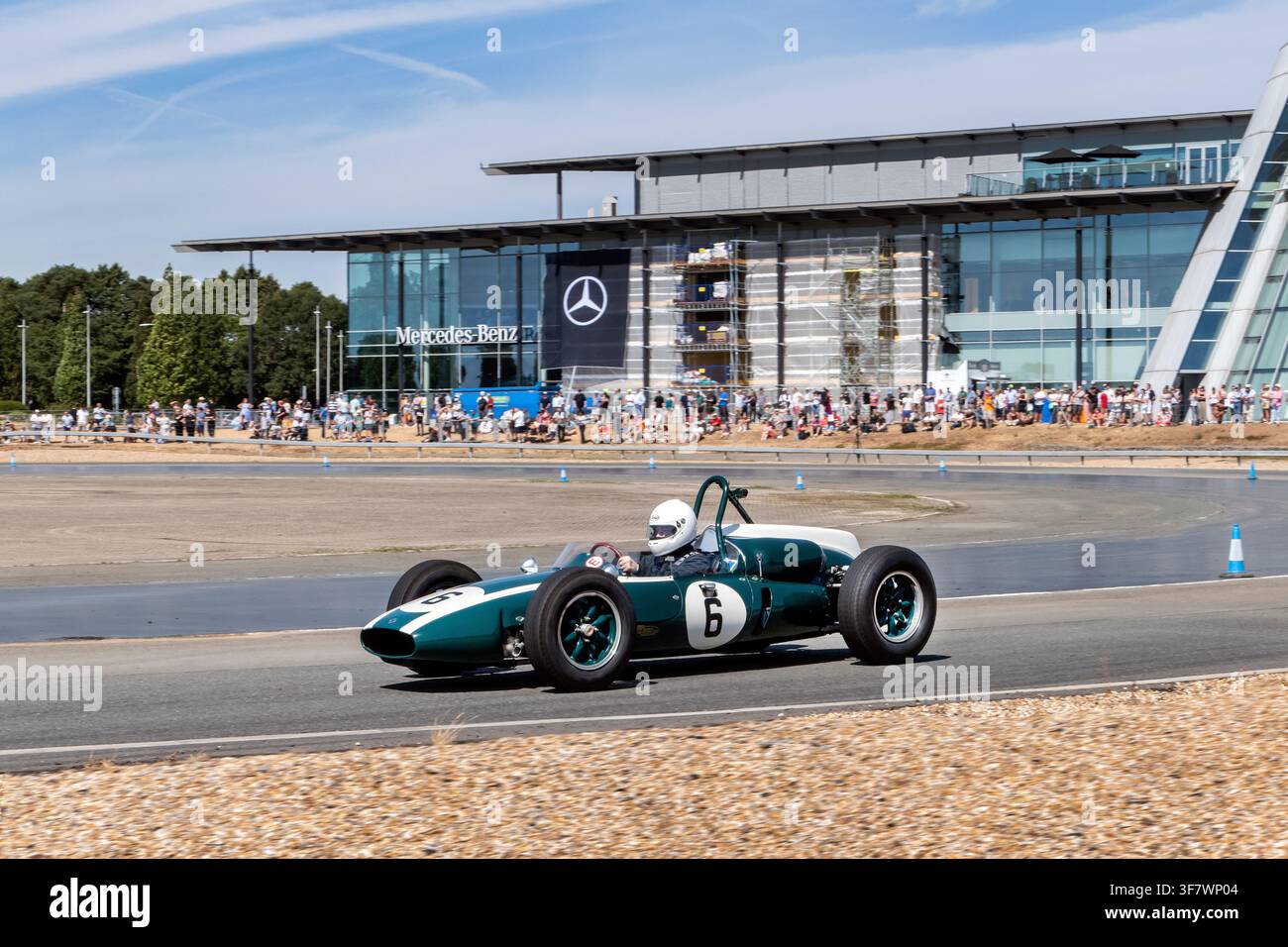 1960 Cooper Climax Grand Prix-Auto bei den Brooklands Britain's 1. Grand Prix-Feierlichkeiten am 8.8.2026 Stockfoto
