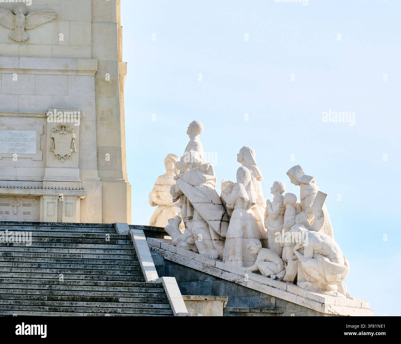 Architektonisches Detail des Monuments zum Heiligsten Herzen Jesu auf dem Cerro de Los Angeles, geografisches Zentrum der Iberischen Halbinsel Getafe, Madrid, Spanien Stockfoto