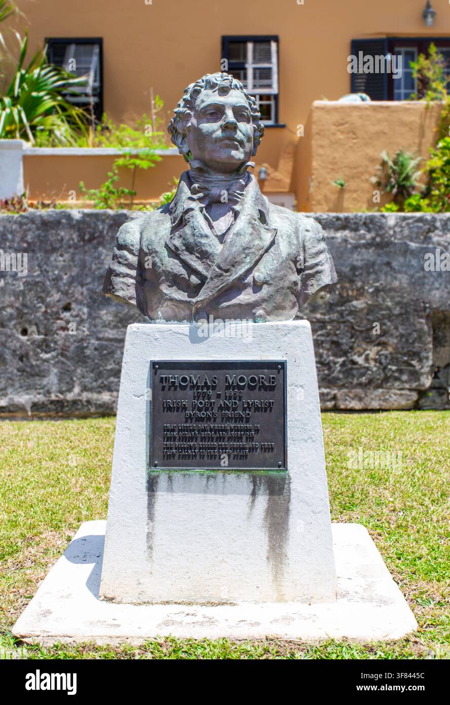 Statue des irischen Dichters Thomas Moore vor dem Buckingham House in Bermuda, die seinen Besuch im Jahr 1803 gedenkt Stockfoto