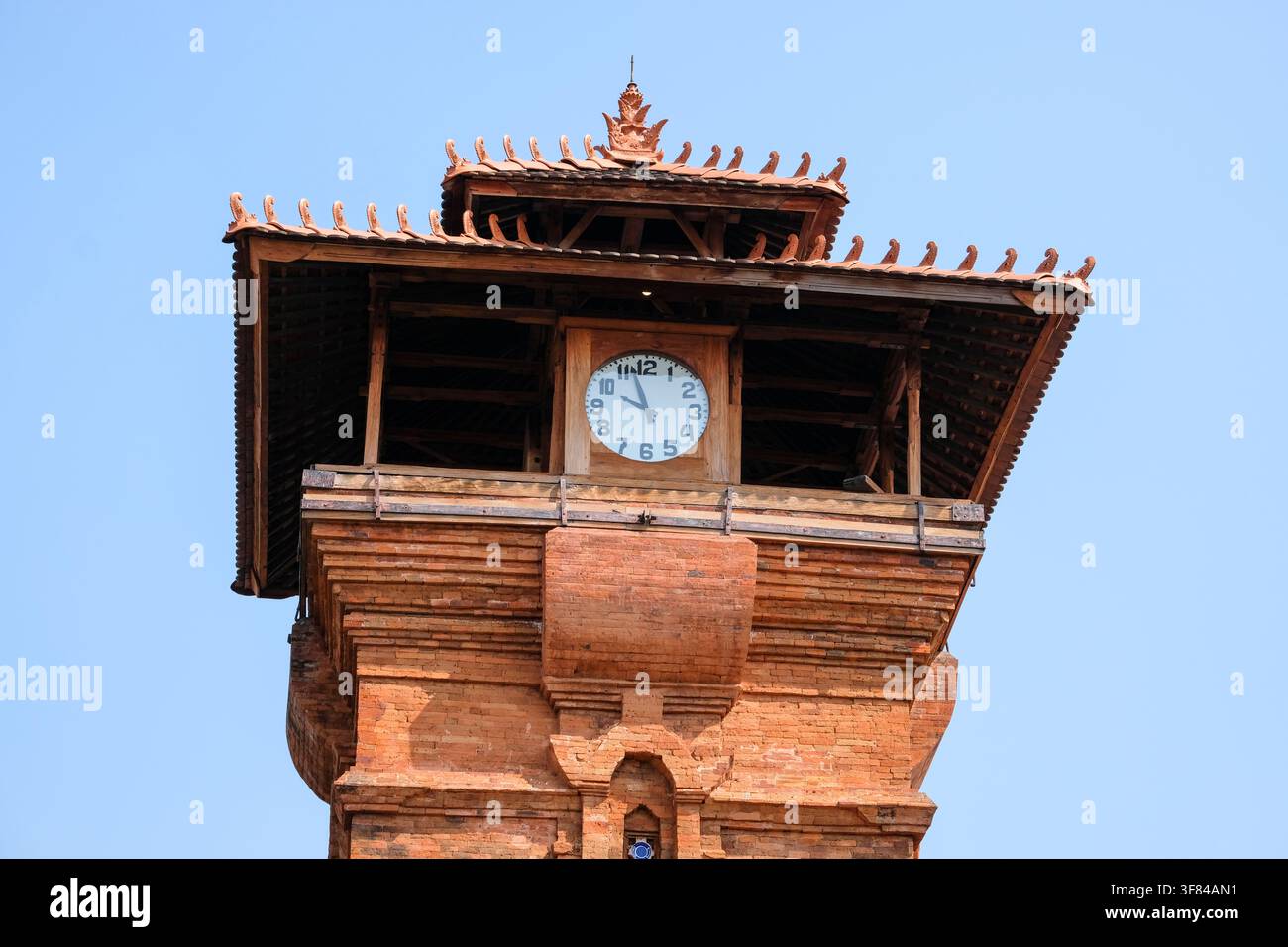 Der Name der Menara Kudus Moschee. Diese Moschee ist das Erbe eines der Wali Songo, nämlich Sunan Kudus. Die Moschee ist eine Akkulturation von Islam und Hinduismus. Stockfoto