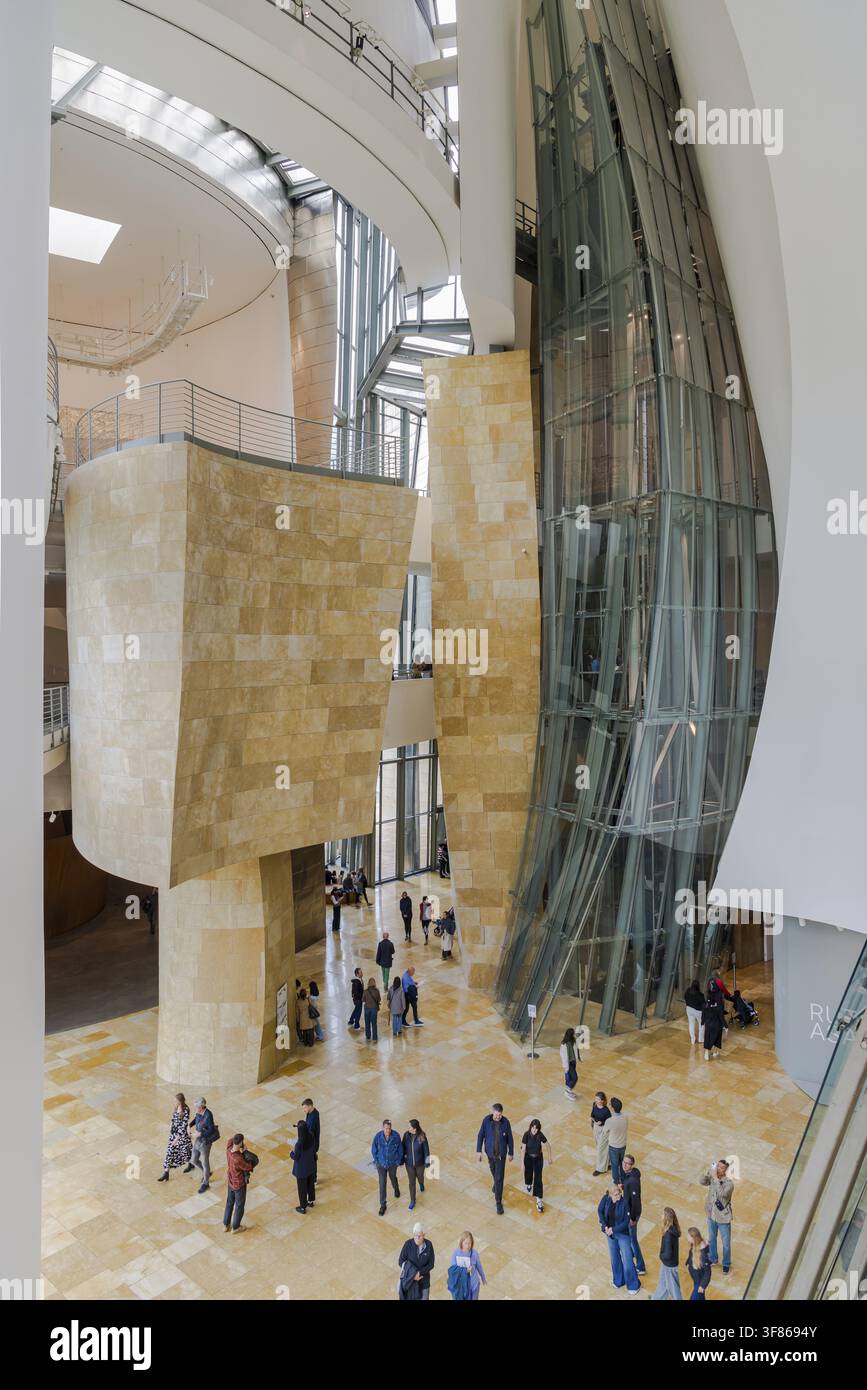 Innenraum des Guggenheim-Museums in Bilbao, Spanien Stockfoto