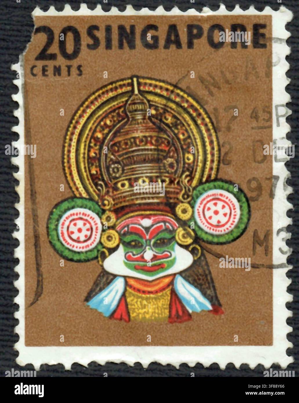 Vintage Singapur 20c Kathakali-Tänzer-Kulturenmaske Briefmarke 1971 - Smartphone-aufgenommenes Stockfoto