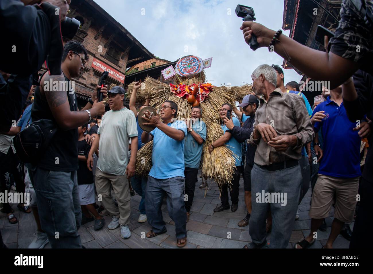 11. August 2026. Bhaktapur, Nepal. Gathemangal, auch allgemein bekannt als Gathamuga Chahre. Stockfoto