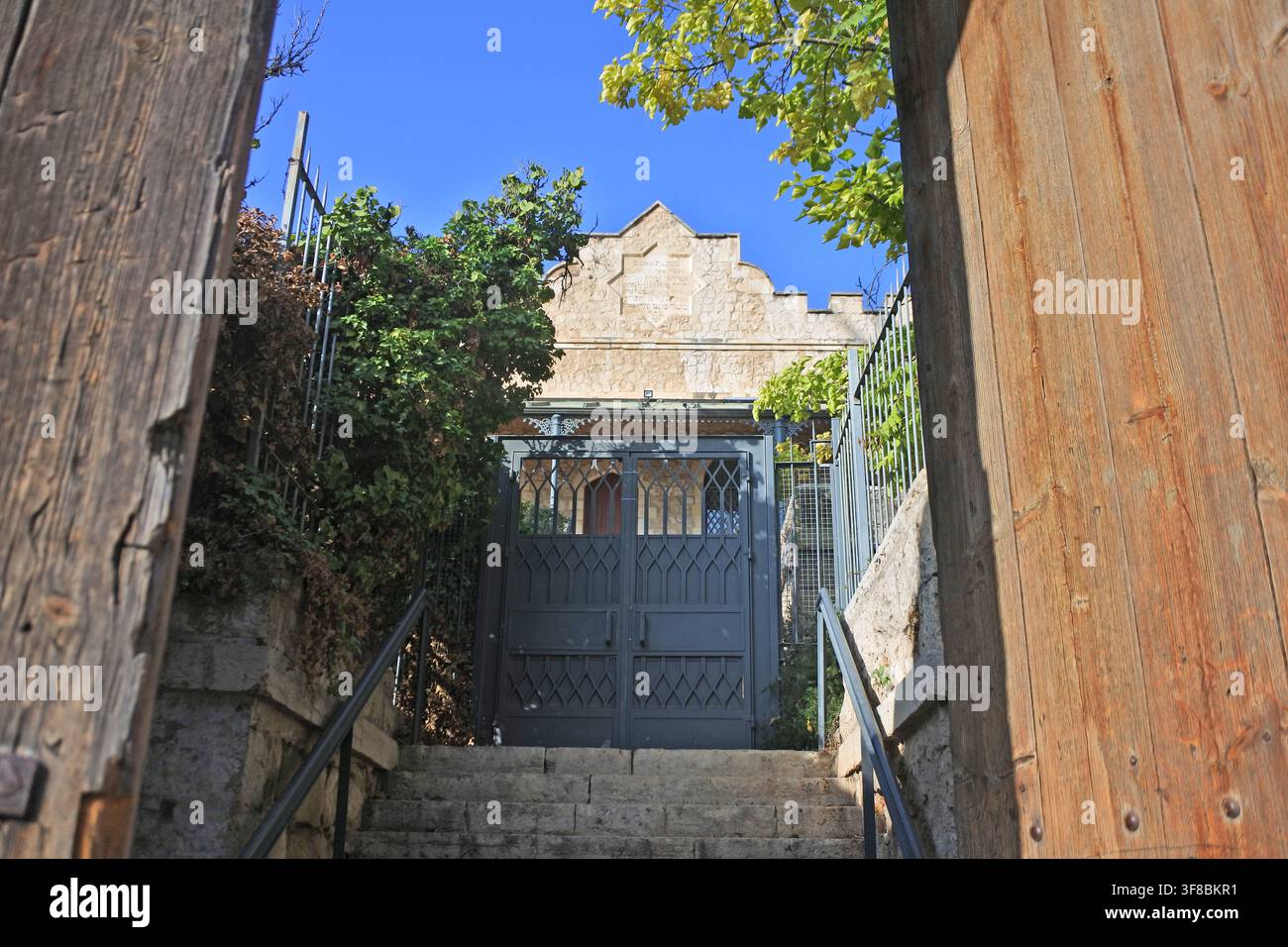 Mishkenot Sha'ananim war die erste jüdische Siedlung, die außerhalb der Mauern der Altstadt von Jerusalem errichtet wurde, auf einem Hügel direkt gegenüber dem Berg Zion. Stockfoto