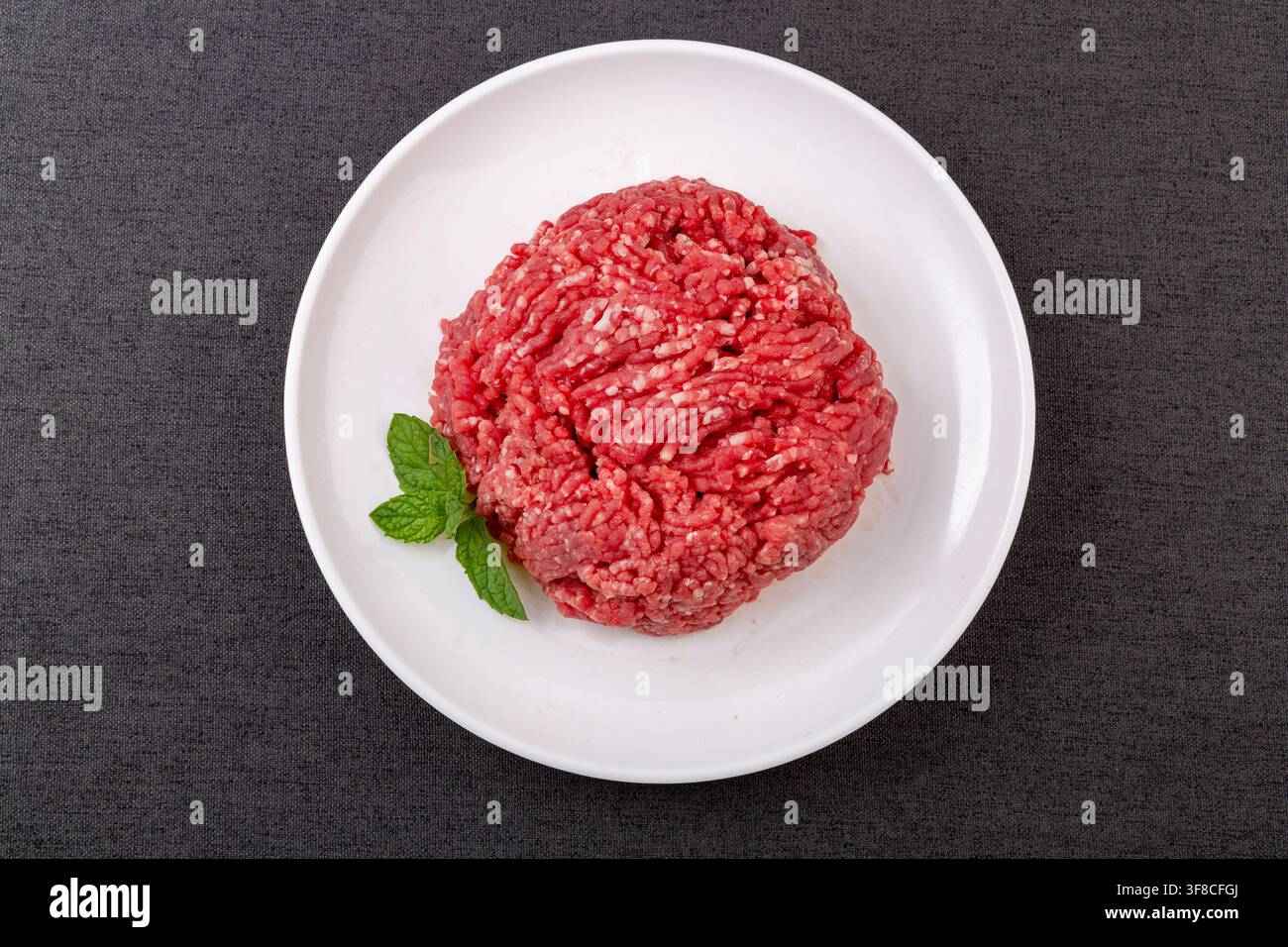 Frisches rohes Hackfleisch für Burger und Fleischbällchen Stockfoto