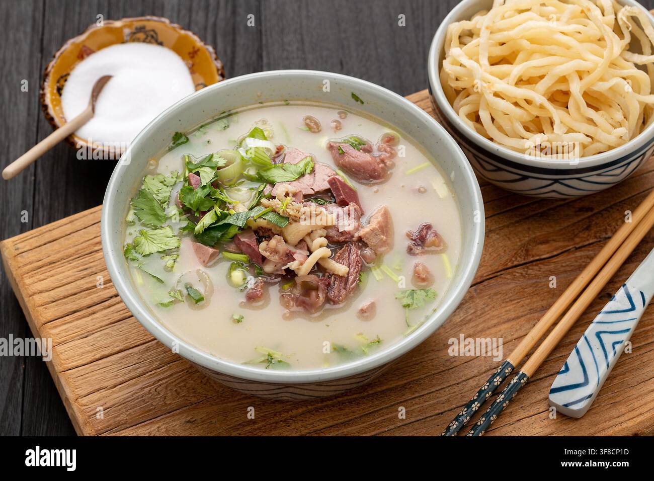 Henan-Lamm-Nebelsuppe Traditionelles chinesisches Gericht Stockfoto