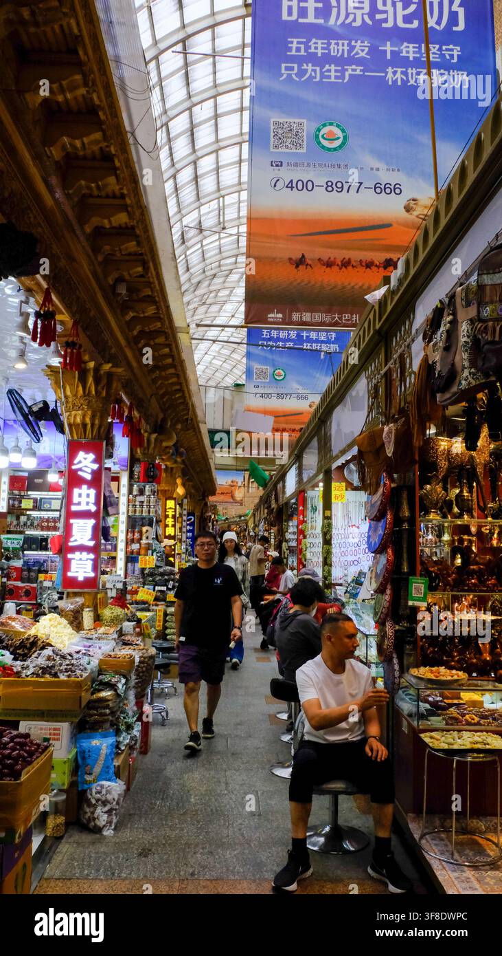 Großer Basar in Ürümqi, der Hauptstadt des Xinjiang-Uigurischen Autonomen Gebiets von China Stockfoto