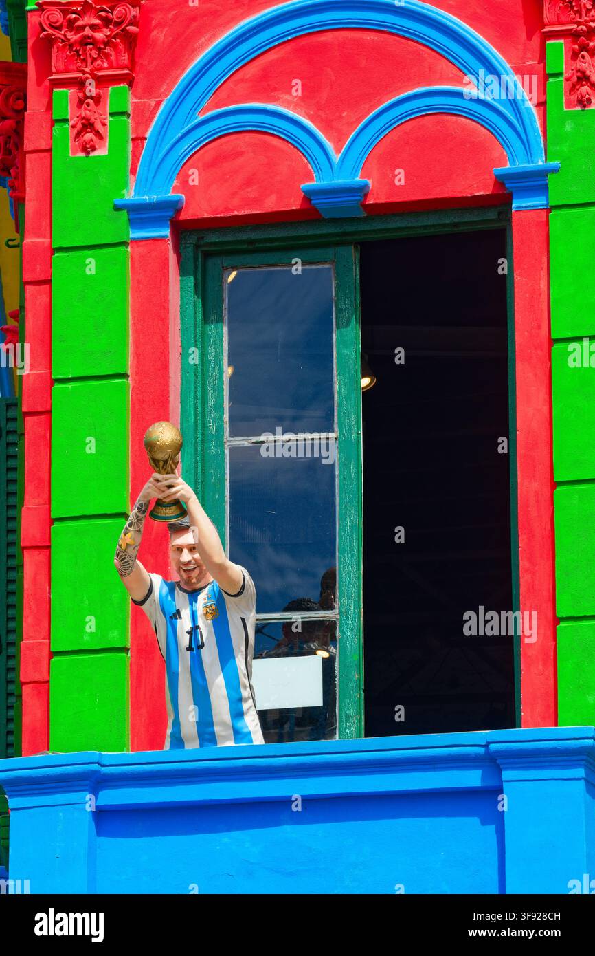 Statue von Lionel Messi, Balkon, La Boca, Buenos Aires, Argentinien, Südamerika Stockfoto