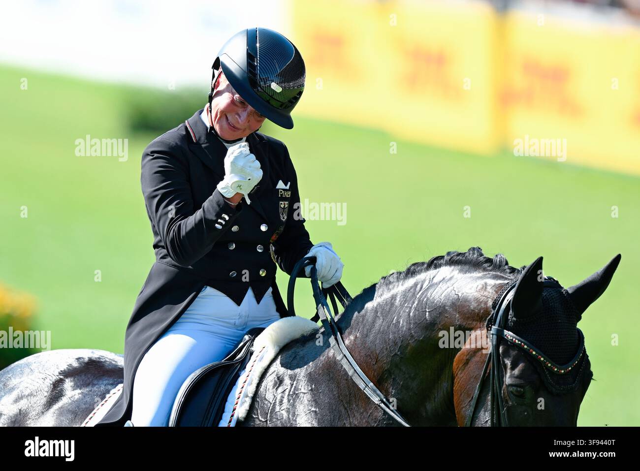14. August 2026, Nordrhein-Westfalen, Aachen: Pferdesport: Weltmeisterschaften, Dressur, Grand Prix Special. Auf dem Kurs reitend. Deutsche Dressurreiterin Isabell Werth, reitend auf Wendy de Fontaine, gestikuliert. Foto: Uwe Anspach/dpa Stockfoto