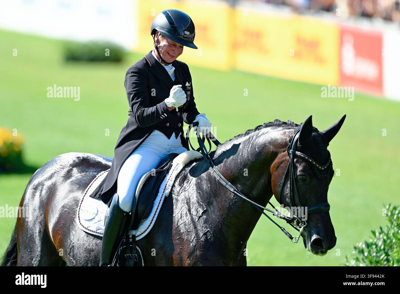 14. August 2026, Nordrhein-Westfalen, Aachen: Pferdesport: Weltmeisterschaften, Dressur, Grand Prix Special. Deutsche Dressurreiterin Isabell Werth, reitet Wendy de Fontaine, gestikuliert. Foto: Uwe Anspach/dpa Stockfoto
