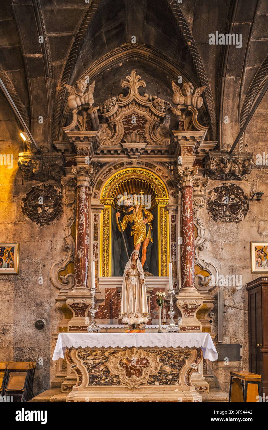 Kroatien Dalmatien Šibenik Die Kathedrale des Heiligen Jakobus - Altar des Heiligen Christophorus und unserer Lieben Frau der Gesundheit Stockfoto
