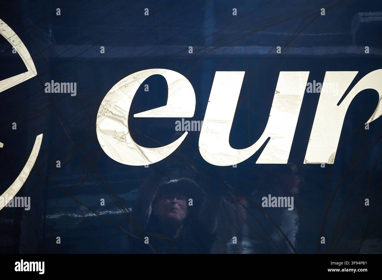 Teil des Eurostar-Symbols am Bahnhof St Pancras International, England. Stockfoto