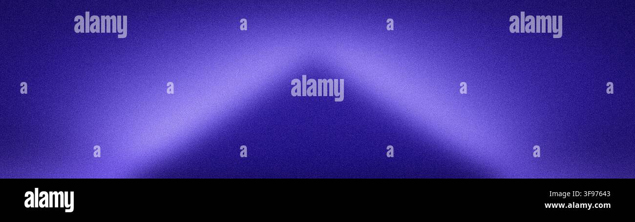 Abstrakte breite Banner mit körniger Textur in tiefen blauen Indigo- und Violetttönen Stockfoto