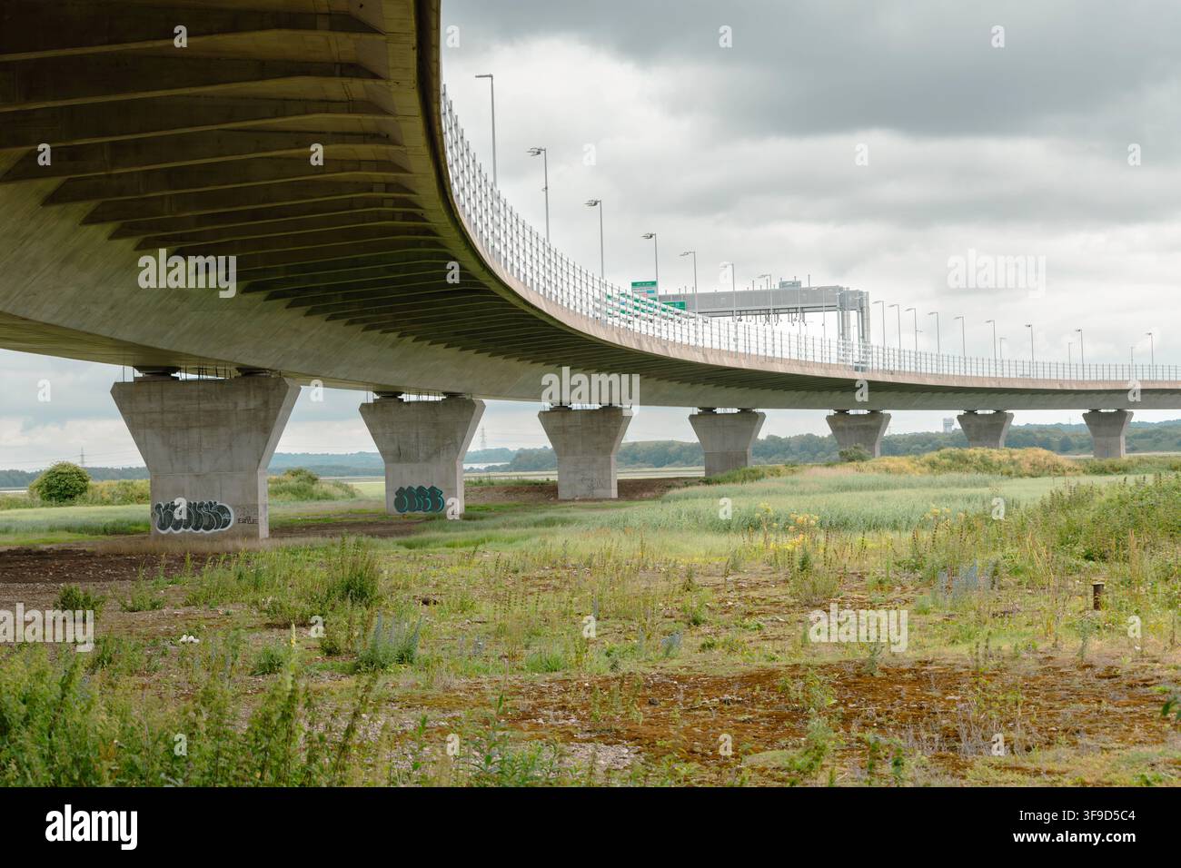 Mersey-Gateway-Brücke, die den Fluss Mersey zwischen Widnes und Runcorn überspannt. Stockfoto