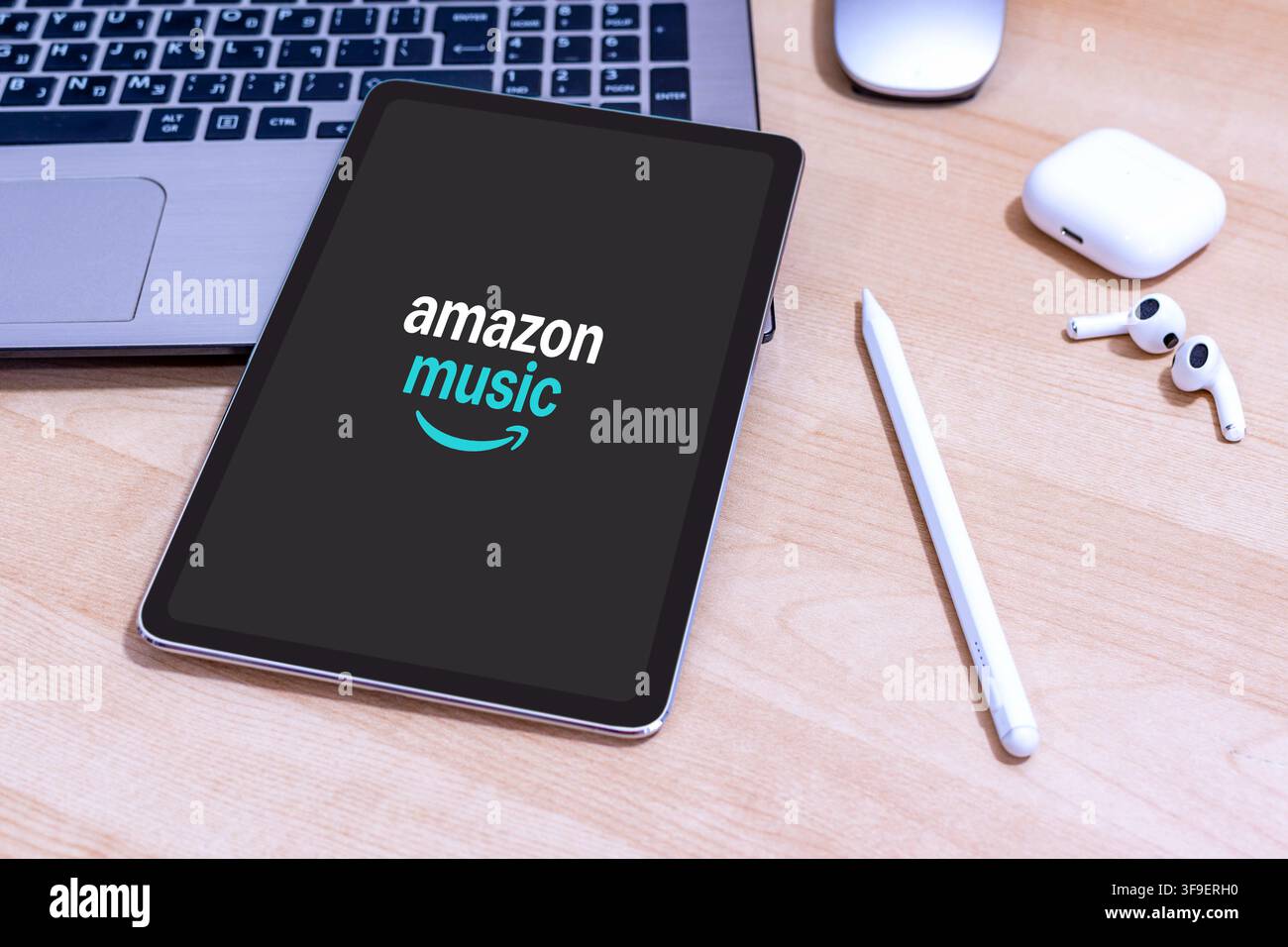 Amazon Music App-Logo auf einem Apple iPad-Bildschirm. Stockfoto