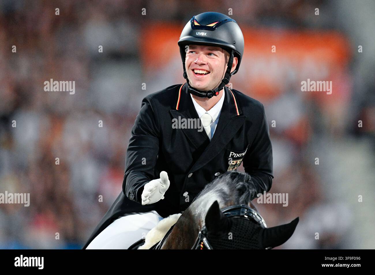 Aachen, Deutschland. 15. Aug., 2026. Pferdesport: Weltmeisterschaften, Dressur, Grand Prix Freestyle. Deutscher Dressurreiter Raphael Netz auf dem Pferd Great Escape Camelot. Credit: Uwe Anspach/dpa/Alamy Live News Stockfoto