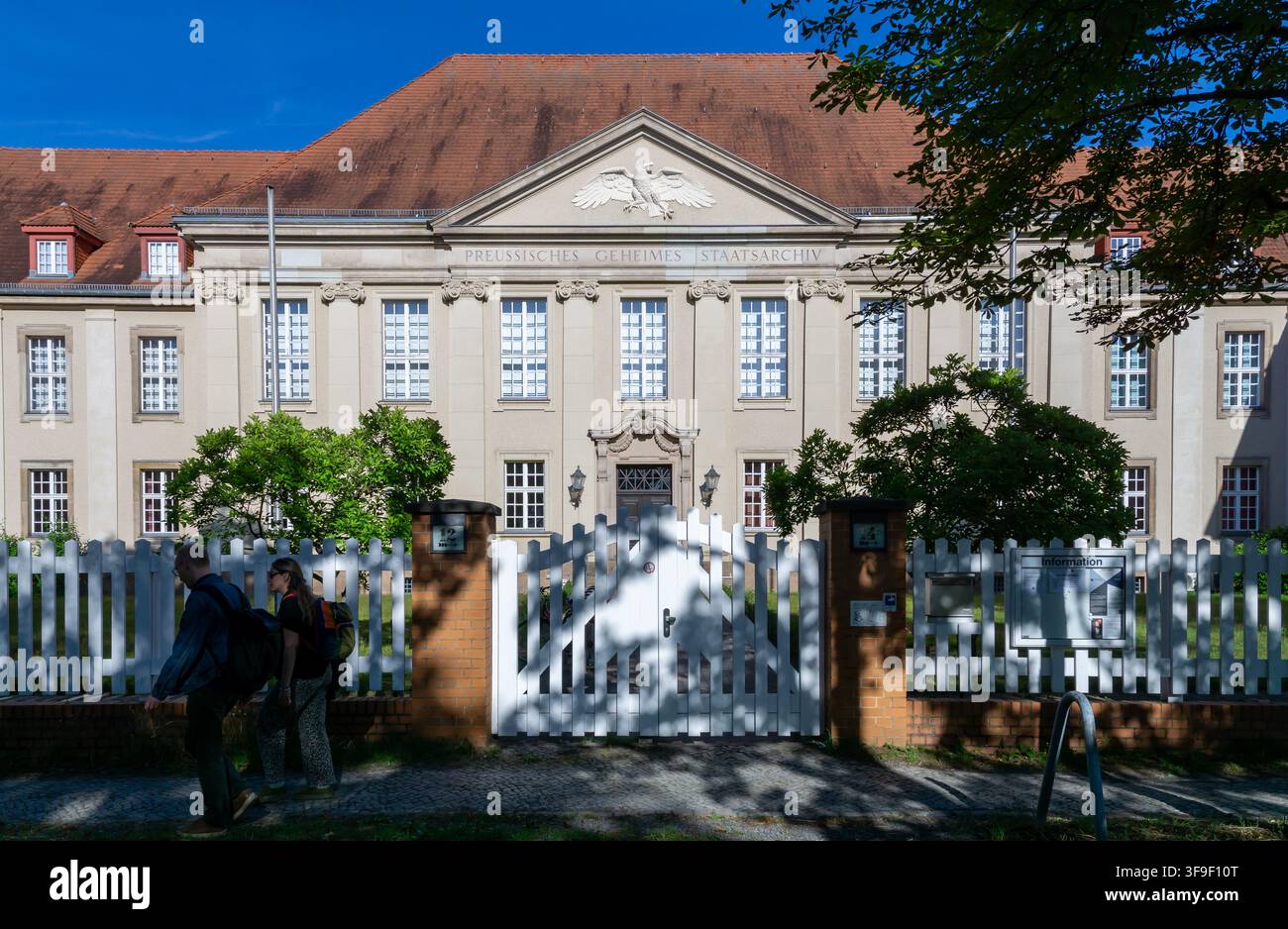 Außenansicht des Geheimes Staatsarchiv Preußischer Kulturbesitz in Berlin-Dahlem. Stockfoto