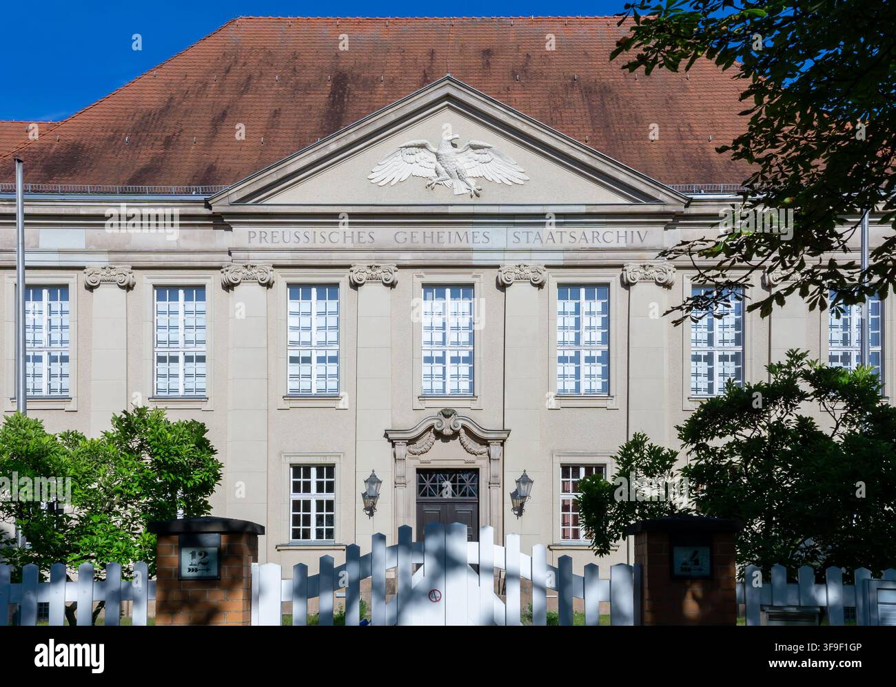 Außenansicht des Geheimes Staatsarchiv Preußischer Kulturbesitz in Berlin-Dahlem. Stockfoto