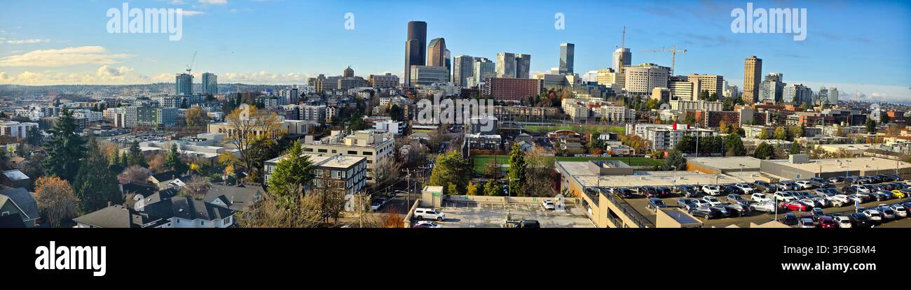 Seattle-Skyline-Panorama mit Hochhäusern in der Innenstadt und städtischen Nachbarschaften Stockfoto