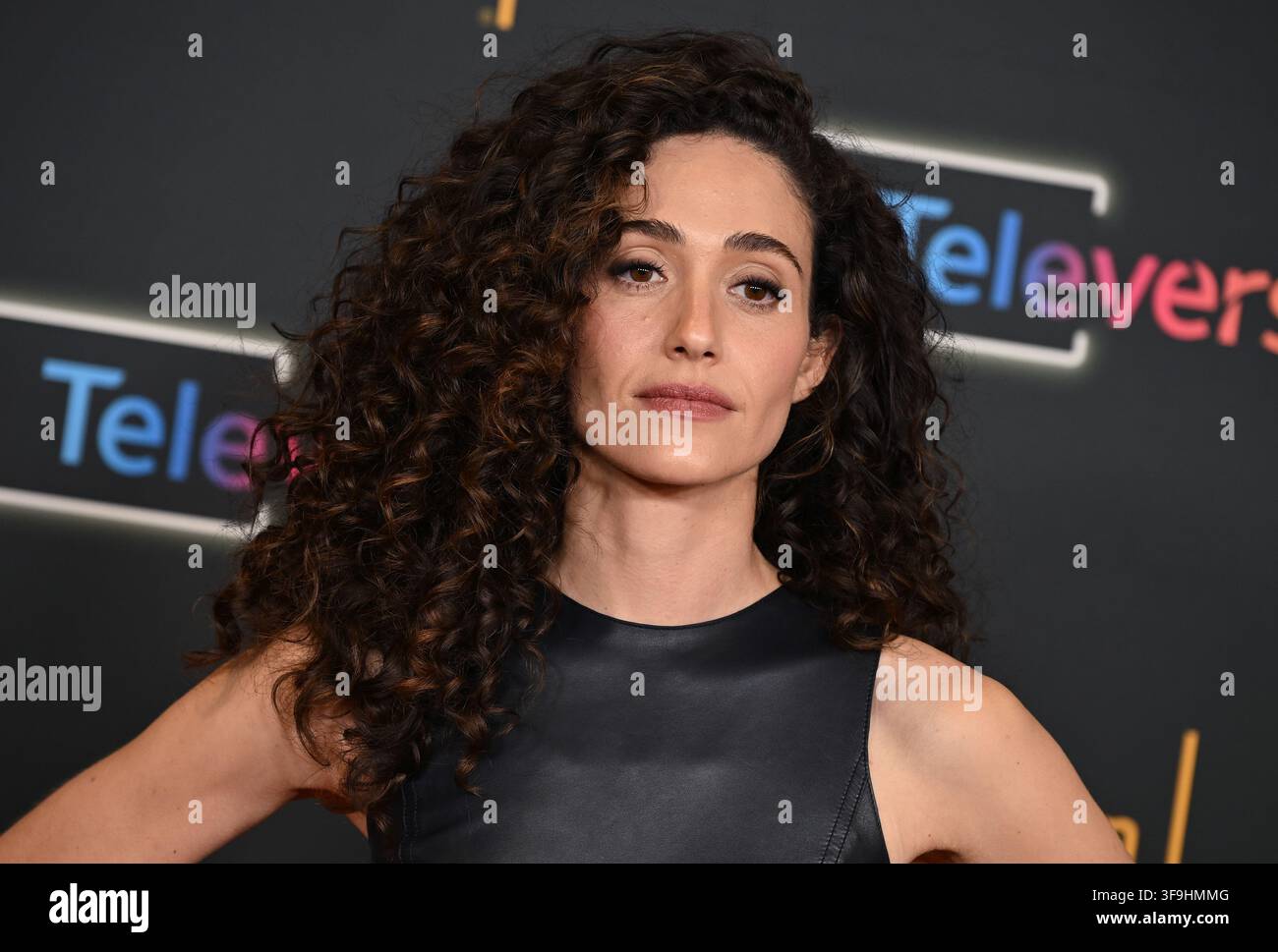 Los Angeles, USA. 15. Aug., 2026. Emmy Rossum kommt zur Televerse 2026 - Tag 2 im JW Marriot Hotel am 15. August 2026 in Los Angeles, CA. © Lee Watt/AFF-USA.COM Credit: AFF/Alamy Live News Stockfoto