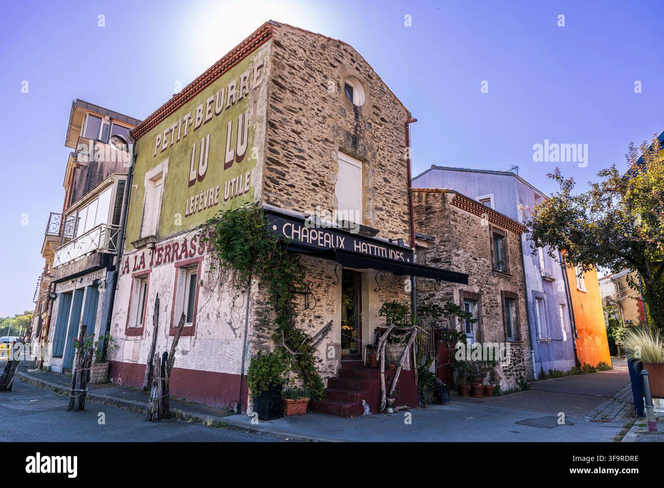 Trentemoult, Frankreich – 13. August 2026: Fabrik, die ‚Petits Lu‘ (kleine Lu) oder ‚petit beurre‘ (kleine Butter) Kek nahe Nantes in der Stadt Stockfoto