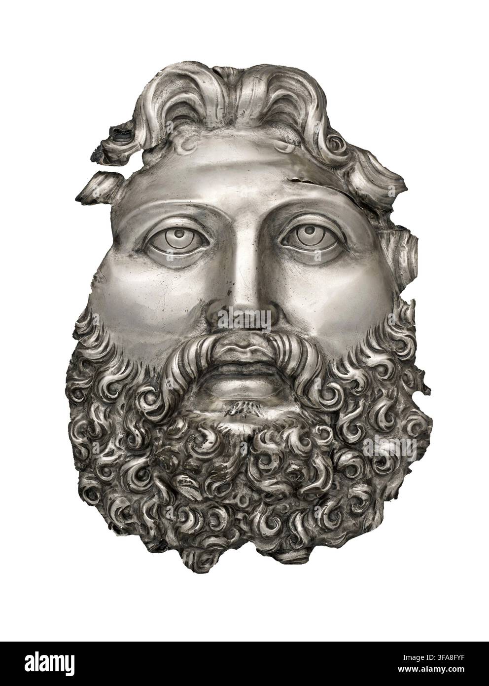 Relief des Jupiter. Römisches Reich 1-150 n. Chr. Dieses auffällige Silberrelief zeigt eine maskenartige Darstellung eines reifen Mannes mit in der Mitte gescheiteltem, lockigem Haar und einem üppigen, lockigen Bart. Mit schweren Augenlidern und leicht eingravierten Iris ähnelt das ruhige, breite Gesicht stark Jupiter (dem griechischen Zeus), der mit Serapis – einem ägyptischen Gott der Fruchtbarkeit und des Unterwelts, der von den Griechen in der hellenistischen Periode übernommen wurde – verschmolzen ist. Die genaue Funktion dieses wertvollen Metallreliefs bleibt ungewiss, aber es könnte als spektakuläres zentrales Emblem auf einem zeremoniellen Schild oder einem anderen Stück Luxusrüstung gedient haben Stockfoto