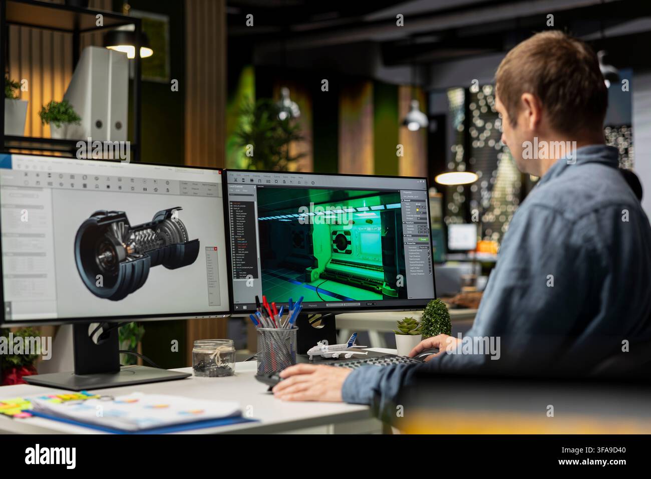 Der Spieleentwickler erstellt eine Mars-basierte virtuelle Station mit KI-Tools. Futuristisches Programm, das Daten mit maschinellem Lernen und Automatisierung verarbeitet, um Design und Entwicklung von Spielen zu optimieren. Stockfoto