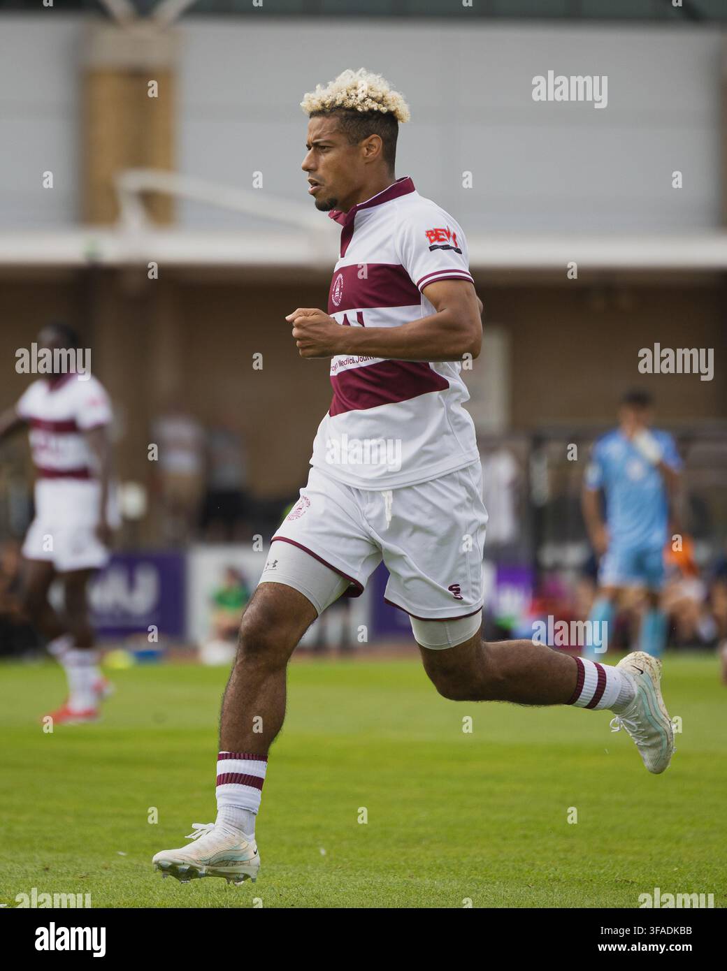 Lyle Taylor im Einsatz für Chelmsford City gegen Truro City Stockfoto