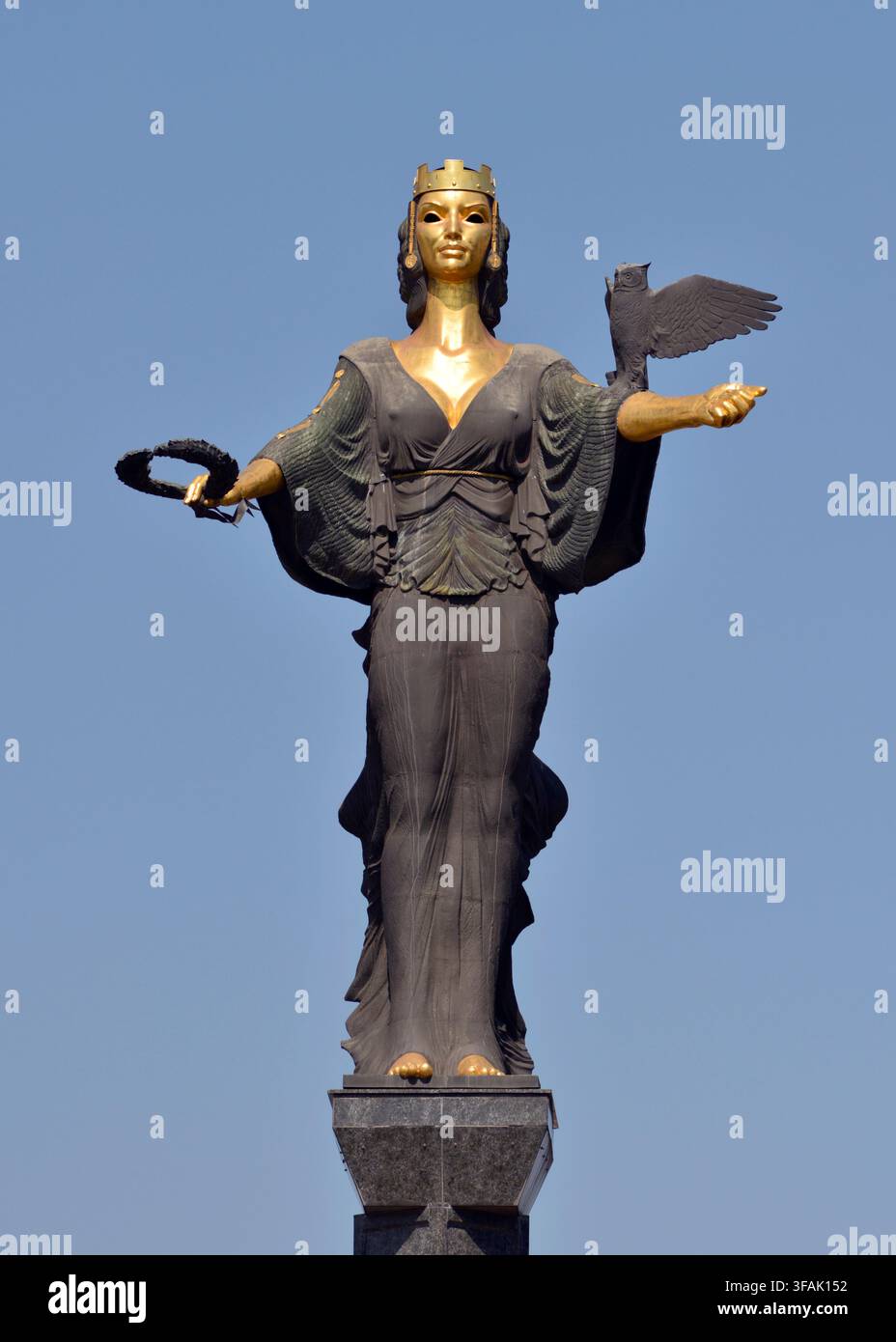 Statue der Heiligen Sofia, der Göttin der Weisheit, als Symbol von Sofia, Bulgarien, Osteuropa, Balkan, EU Stockfoto
