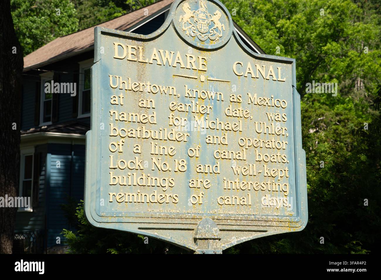 Erwinna, Pennsylvania – Vereinigte Staaten – 20. Juni 2026: Historische Markierung auf dem Delaware-Kanal an der Uhlertown Covered Bridge in Erwinna, Pennsylva Stockfoto
