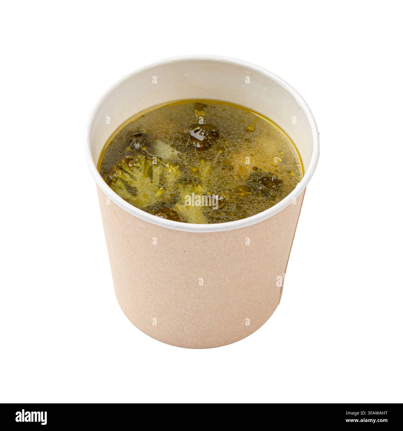 Gemüsesuppe mit Brokkoli in einem Pappbecher isoliert Stockfoto