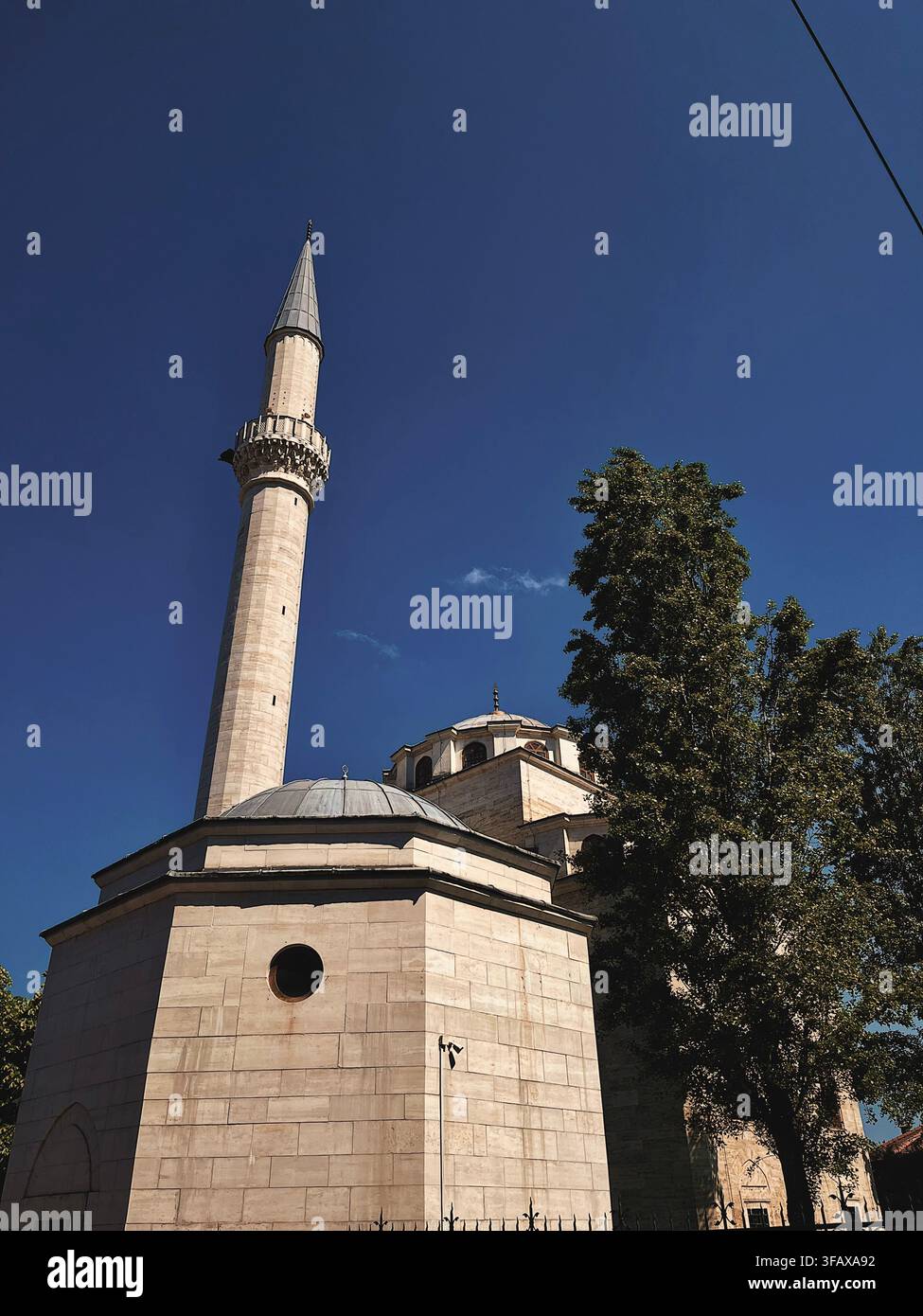 Ferhadija-Moschee (Ferhadija Džamija) in Banja Luka, Bosnien und Herzegowina - Smartphone-aufgenommenes Stockfoto