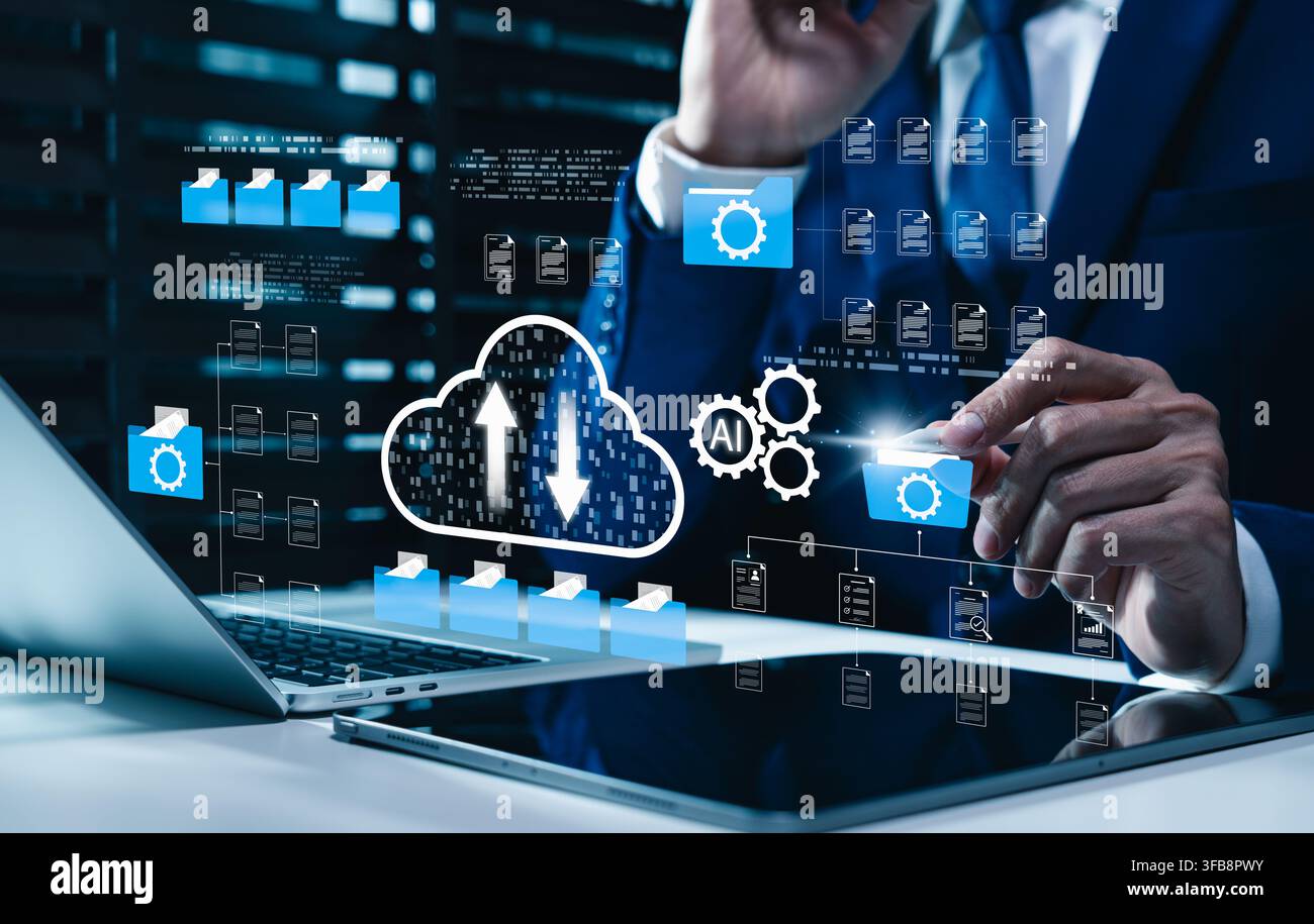 Cloud-Computing-Technologie und KI-Dokumentenverwaltungssystem-Konzept. Dateiautomatisierungssystem, Daten hochladen, Online-Unternehmensdateienordner organisieren Stockfoto