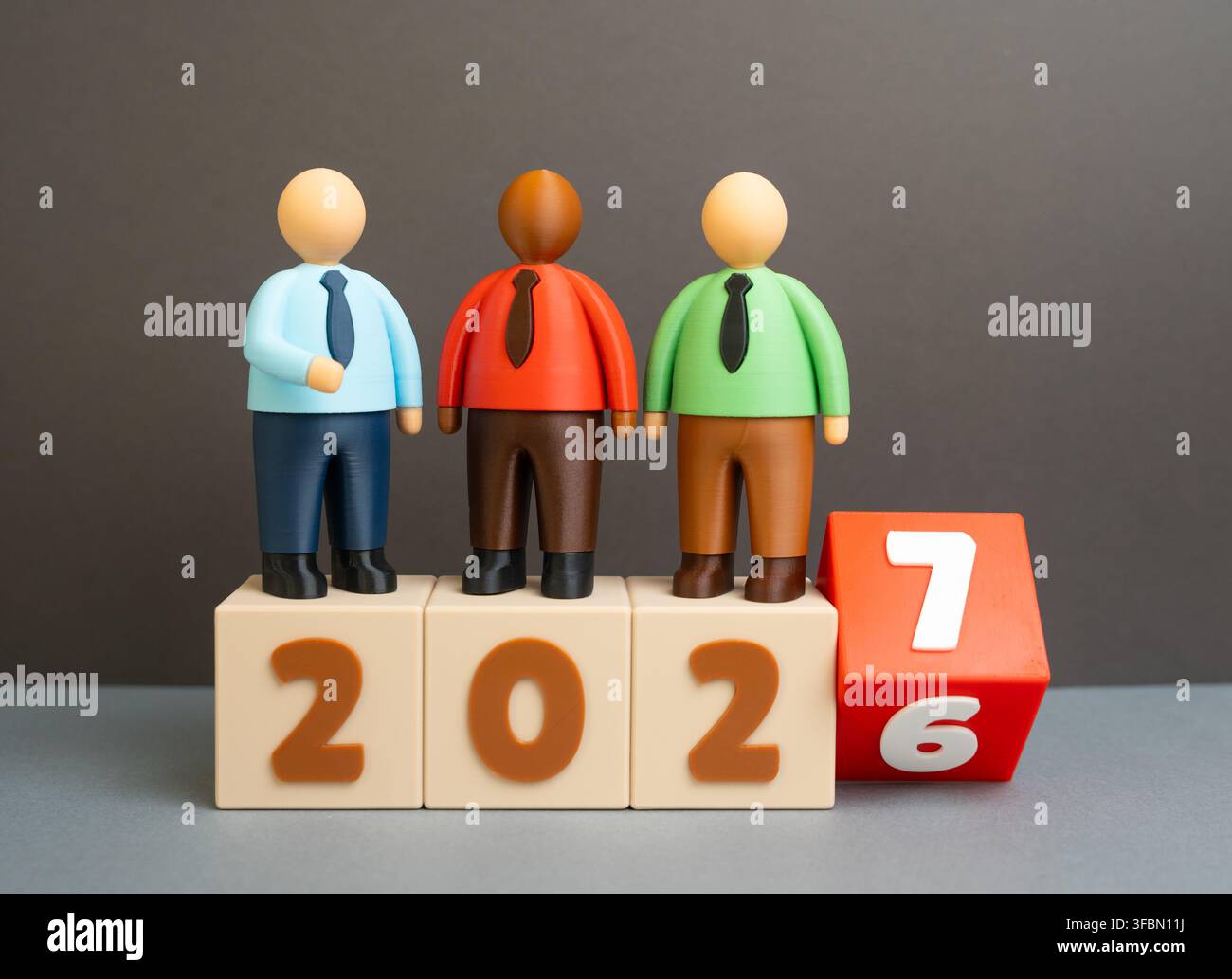 Geschäftsleute und Partner erleben gemeinsam die Ankunft von 2027. Zusammenarbeit, gemeinsame Pläne und Büroteamarbeit unterstützen gemeinsame Ziele und die zukünftige Wirtschaft Stockfoto